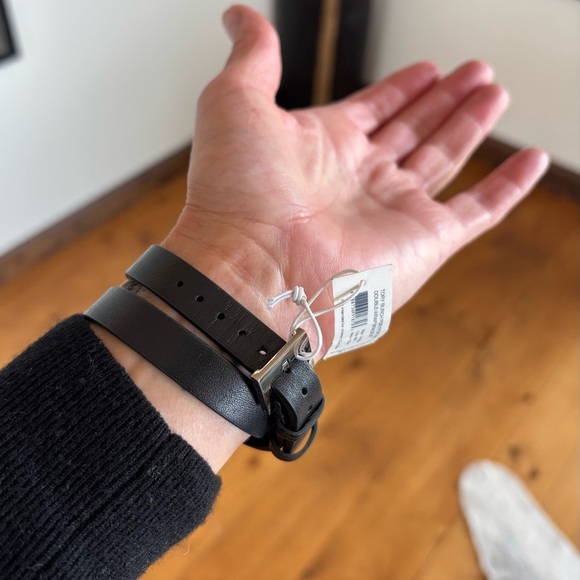 TORY BURCH Fitbit Leather Wrist Bracelet - Picture 4 of 13